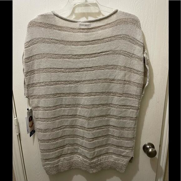 Dex plus Short Sleeve v-neck sweater - Picture 4 of 4